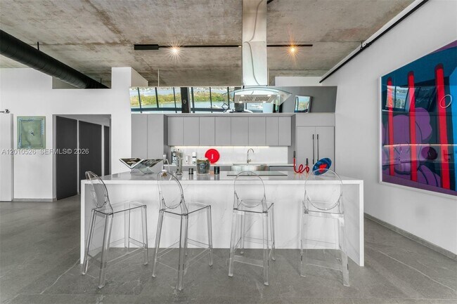 Foto del edificio - 7934 West Dr