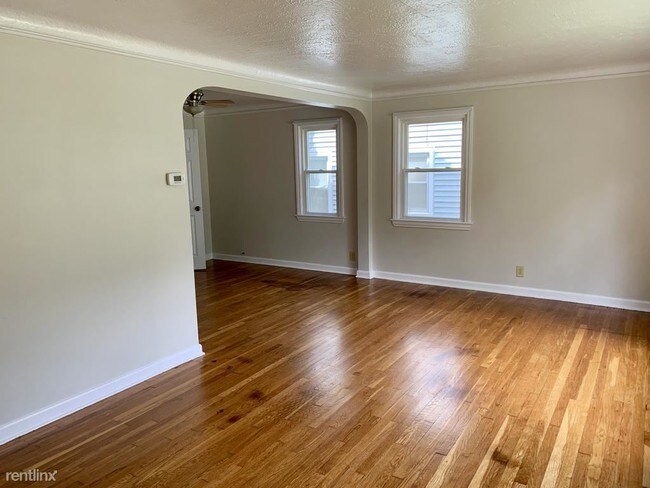 Building Photo - 3 br, 3.5 bath House - 1824 Maywood Rd
