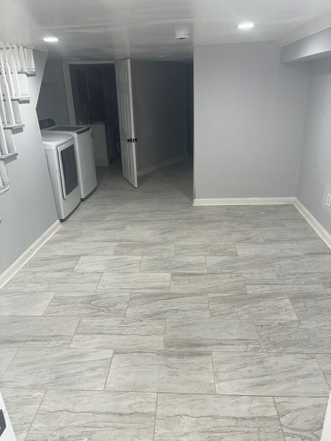 Building Photo - 3317 Paton Ave