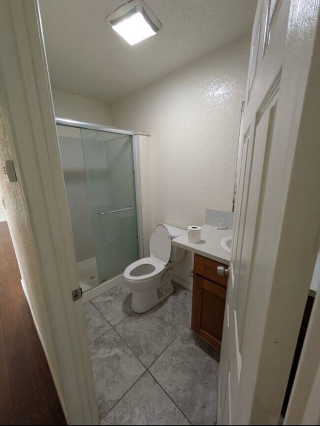 Foto del edificio - 5905-07 CLOVER MANOR WAY