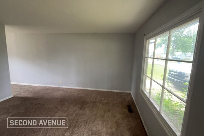 Building Photo - 610 N Bradner Ave
