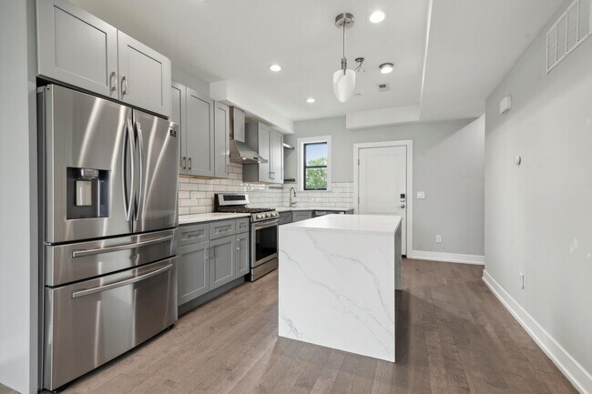 Foto del edificio - 3828 Baring St