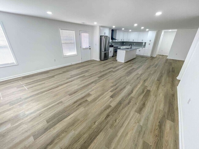 Foto del edificio - Beautiful 3BR Home Near Mozley Park!