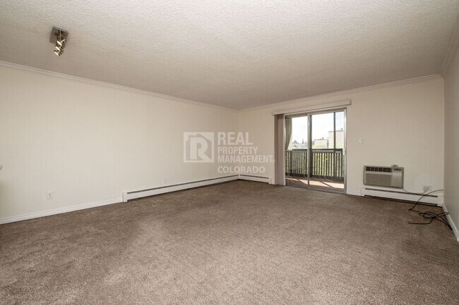 Foto del edificio - 3470 S Poplar St