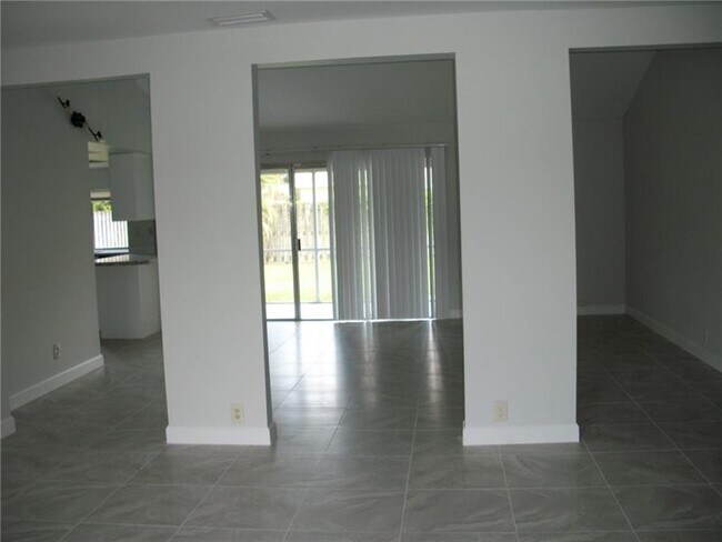 Building Photo - 11000 NW 21st St