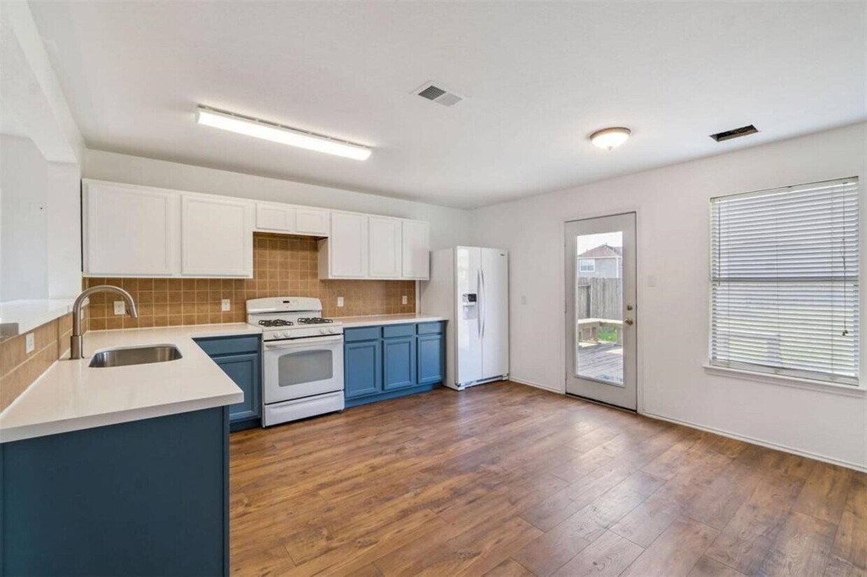 Building Photo - 3519 Avalon Castle Dr