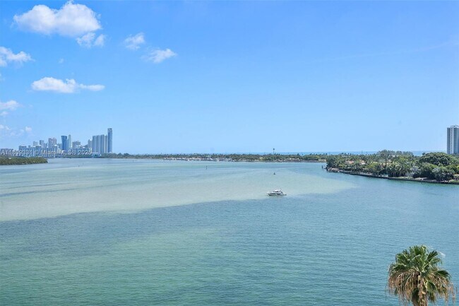 Building Photo - 10350 W Bay Harbor Dr