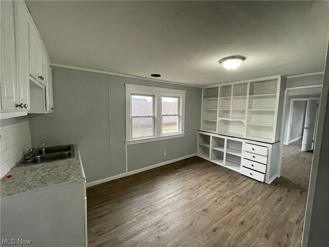Foto del edificio - 3119 W 56th St