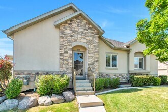 Building Photo - 1573 Wyngate Park Dr