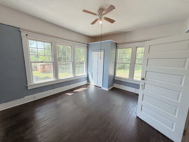 Foto del edificio - 1025 Hillyer Ave