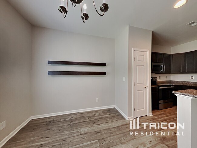 Building Photo - 240 Chesterbrook Ln