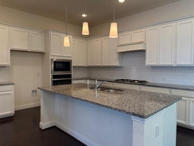 Building Photo - 18136 Lakefront Ct