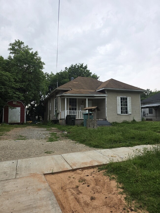 Building Photo - 1410 E Chaffin St