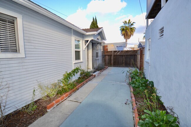 Building Photo - Madison Triplex