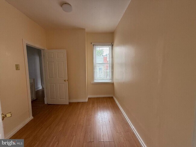 Building Photo - 4216 Wyalusing Ave