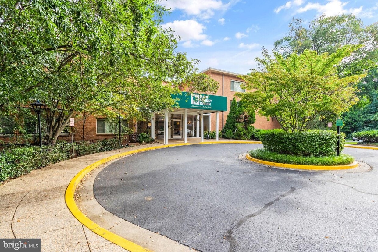 10570 Main St Unit 519, Fairfax, VA 22030 Room for Rent in Fairfax