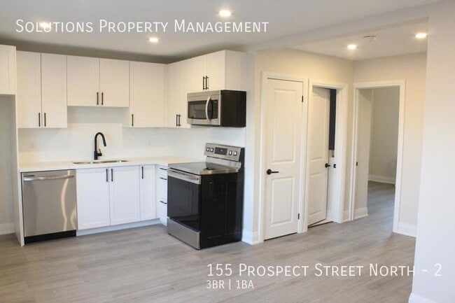 Photo du bâtiment - *WOW! Beautifully Renovated 2 Bedroom + Lo...