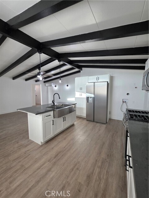 Foto del edificio - 11632 Herrick Ave