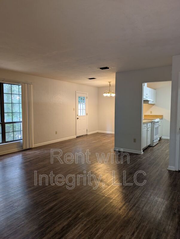Building Photo - 671 Holyoke Ct
