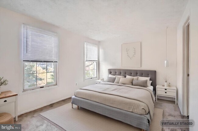 Foto del edificio - 1035 W Lexington St