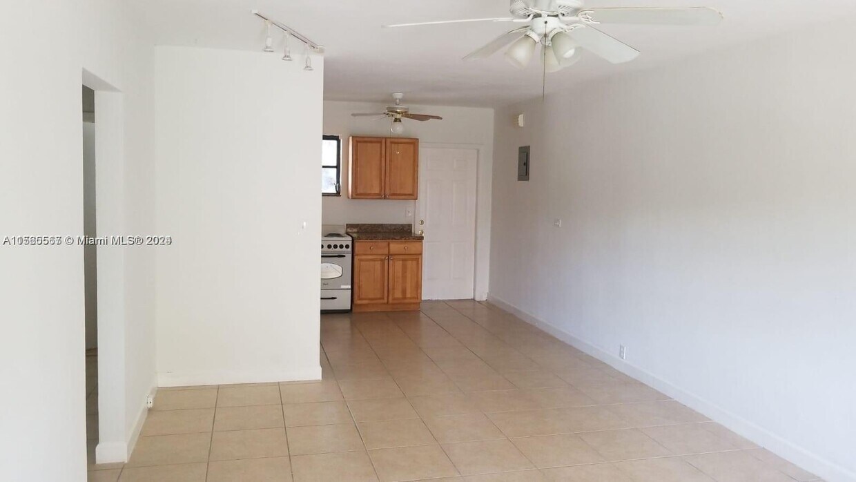 12605 NE 13th Ave Unit 12, North Miami, FL 33161 Room for Rent in
