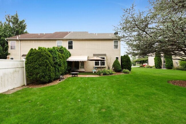 Foto del edificio - 2235 Briarwood Dr