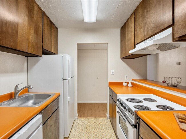 Foto del edificio - 2955 Lakeside Dr