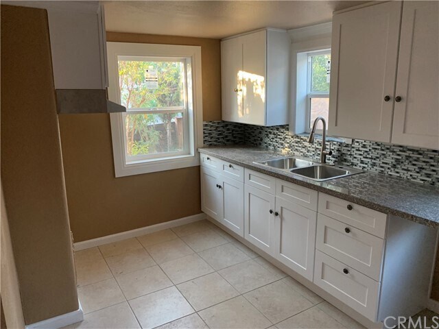 Building Photo - 11224 Gramercy Pl