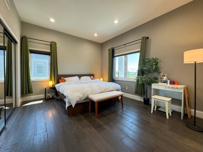 Foto del edificio - 519 W Newby Ave