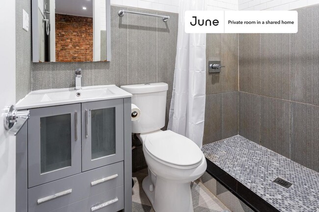 Building Photo - Room in Shared 4 bed/2 bath home in Bushwick