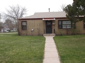 Building Photo - 1221 E 22nd St