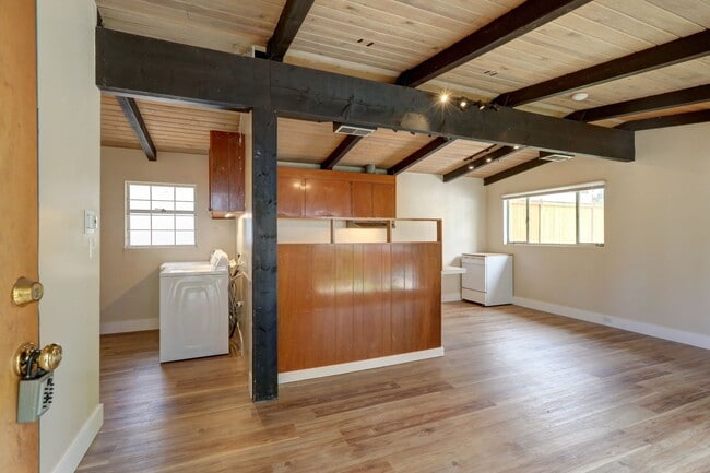 Photo - Quiet Neighborhood Forest Like Setting. Gr... House