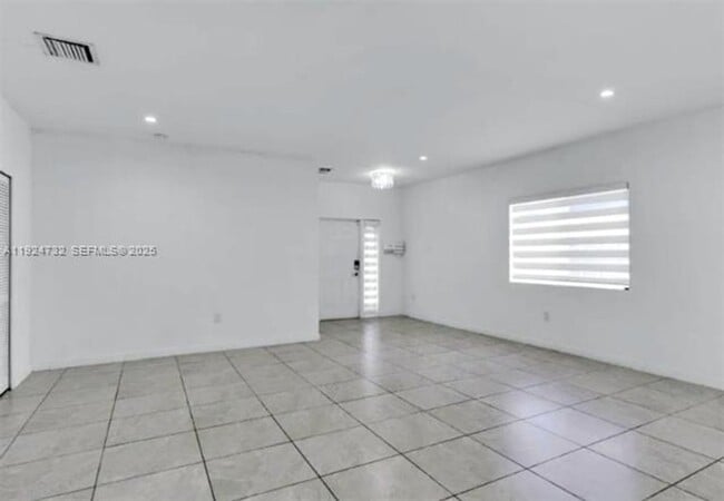 Foto del edificio - 23061 SW 124th Ave