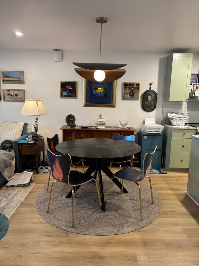 Amplia zona de comedor - 7665 Sun Island Dr S