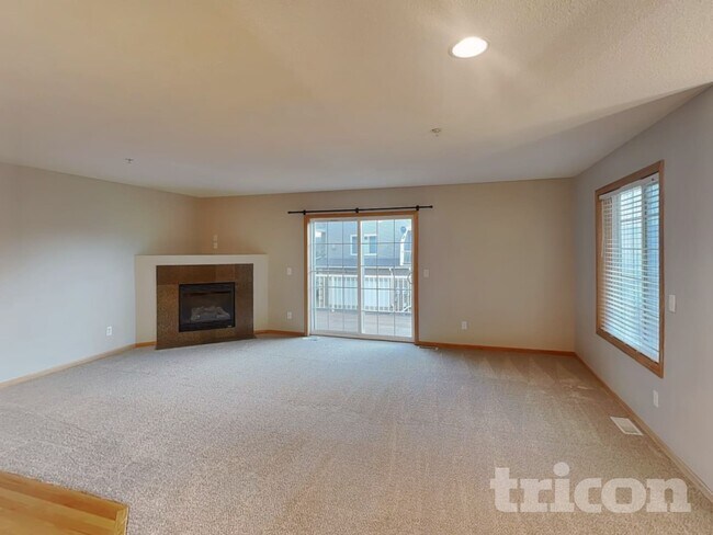 Foto del edificio - 7010 S Park Dr