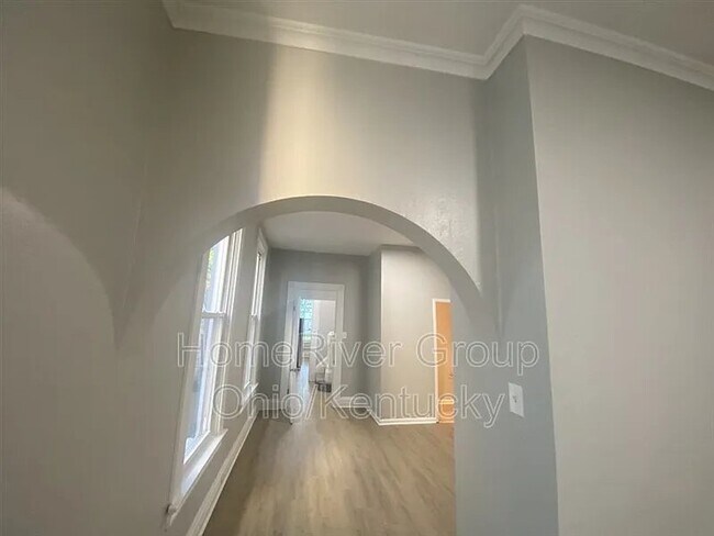 Foto del edificio - 329 E 16th St