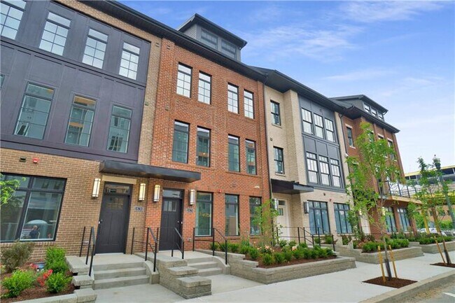 Building Photo - 1628 Waterfront Pl