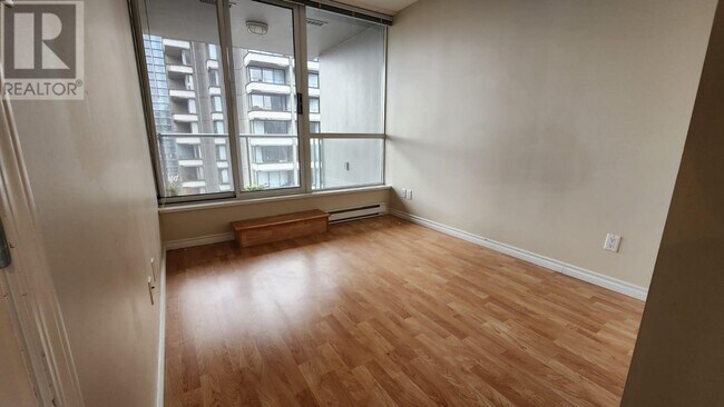 Photo du bâtiment - 1420-1420 W Georgia St