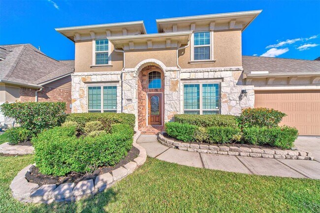 Building Photo - 6202 Eden Prairie Dr