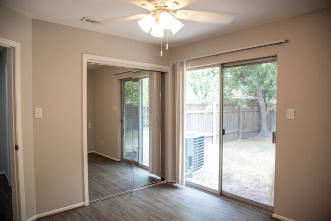 Building Photo - Trinity Place Duplexes