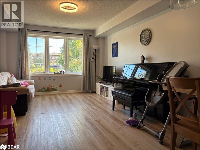 Photo du bâtiment - 53 Ferndale Dr S