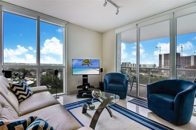 Foto del edificio - 1871 NW S River Dr