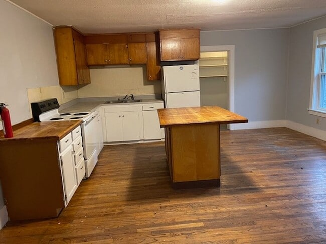 Photo - 18 Central St Apartment