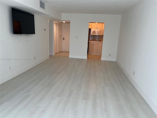 Building Photo - 210 172nd St