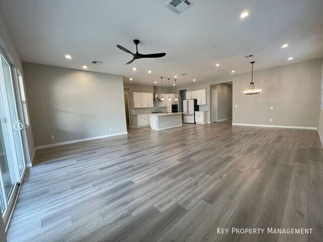 Building Photo - 3391 Stone View Ave
