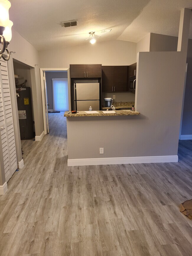 Foto del edificio - 1215 SW 73rd Ave