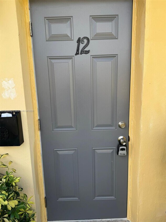 Foto principal - 16200 NE 19th Pl