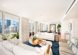 Building Photo - 888 Brickell Key Dr