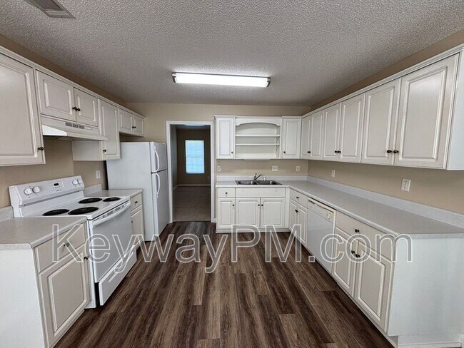 Foto del edificio - 654 Devon Rd