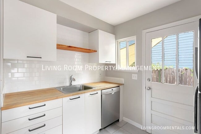 Foto del edificio - 6118 SE Reedway St